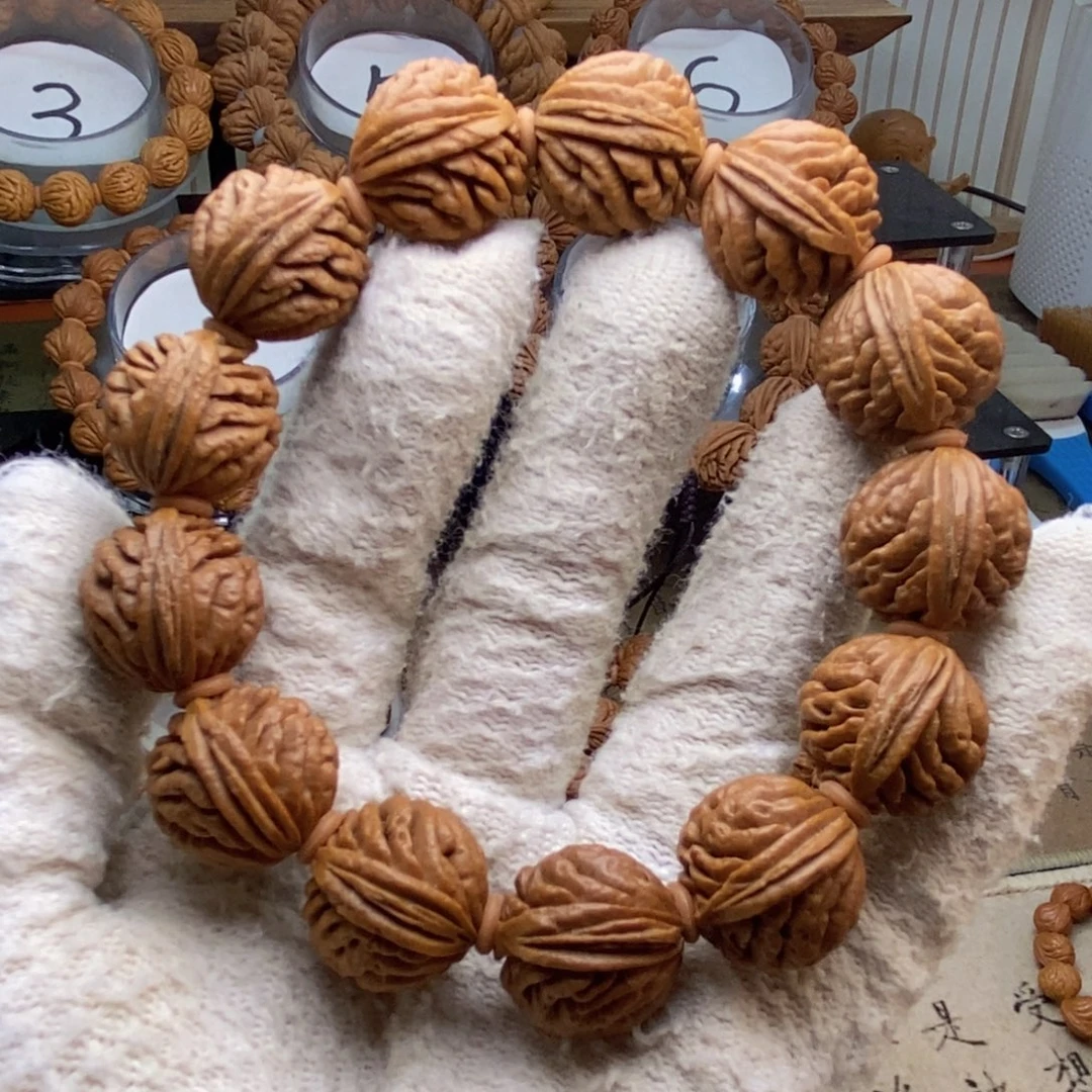 把件桃核原桩刺龙纹