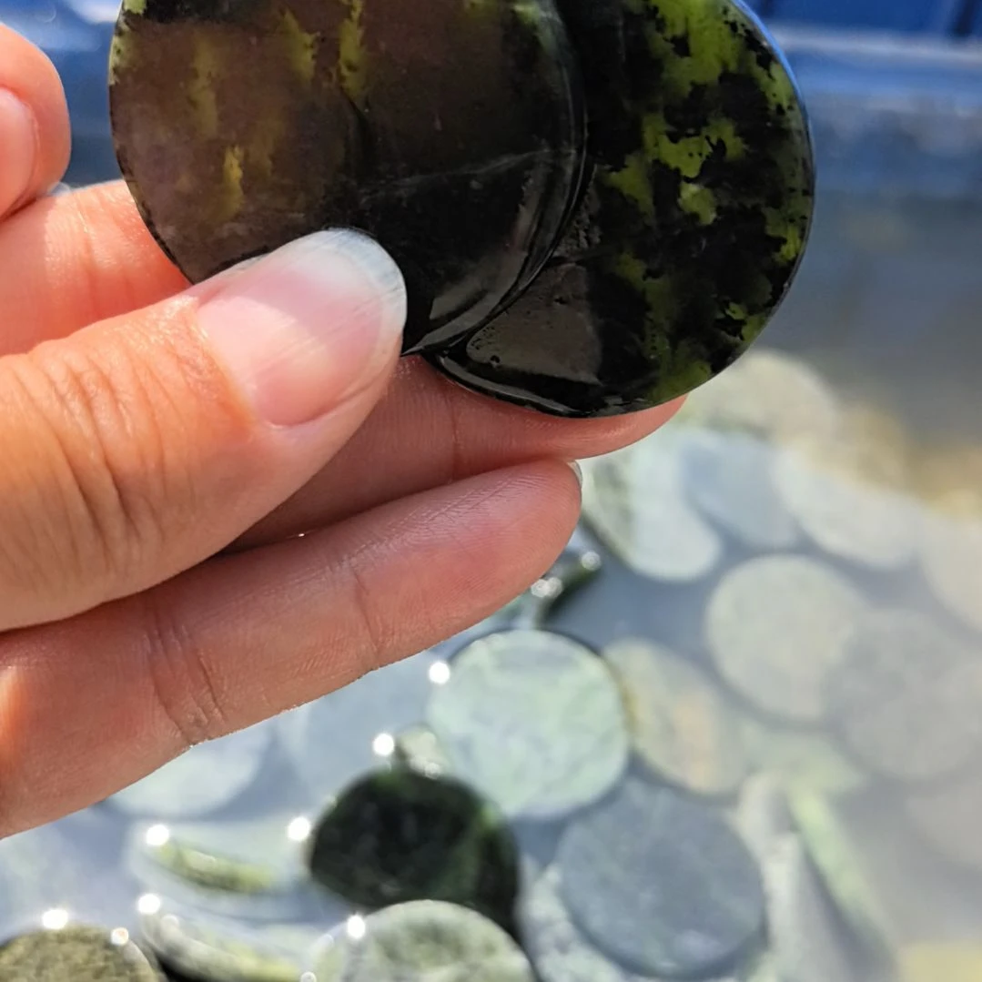 石材四**庆藏玉药王石原石雕刻圆片片两个