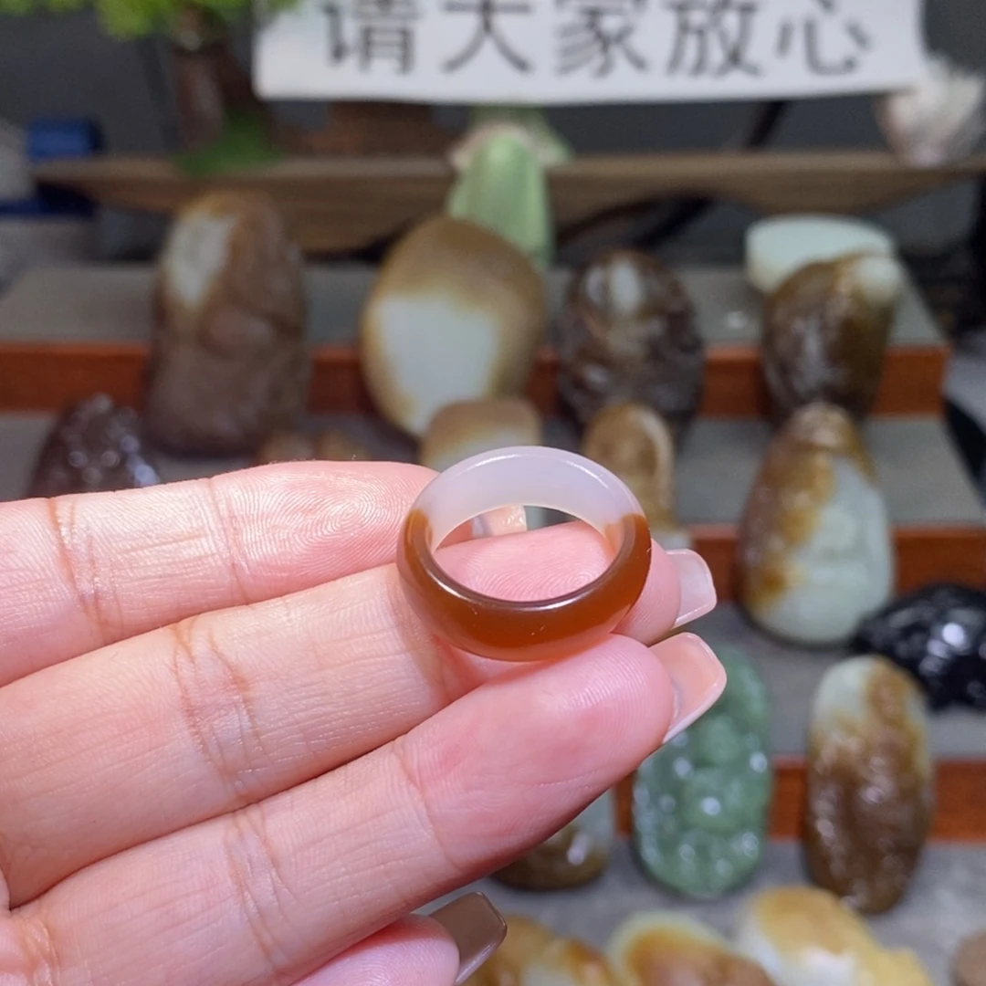 颈饰未镶嵌和田玉（糖玉）卡17