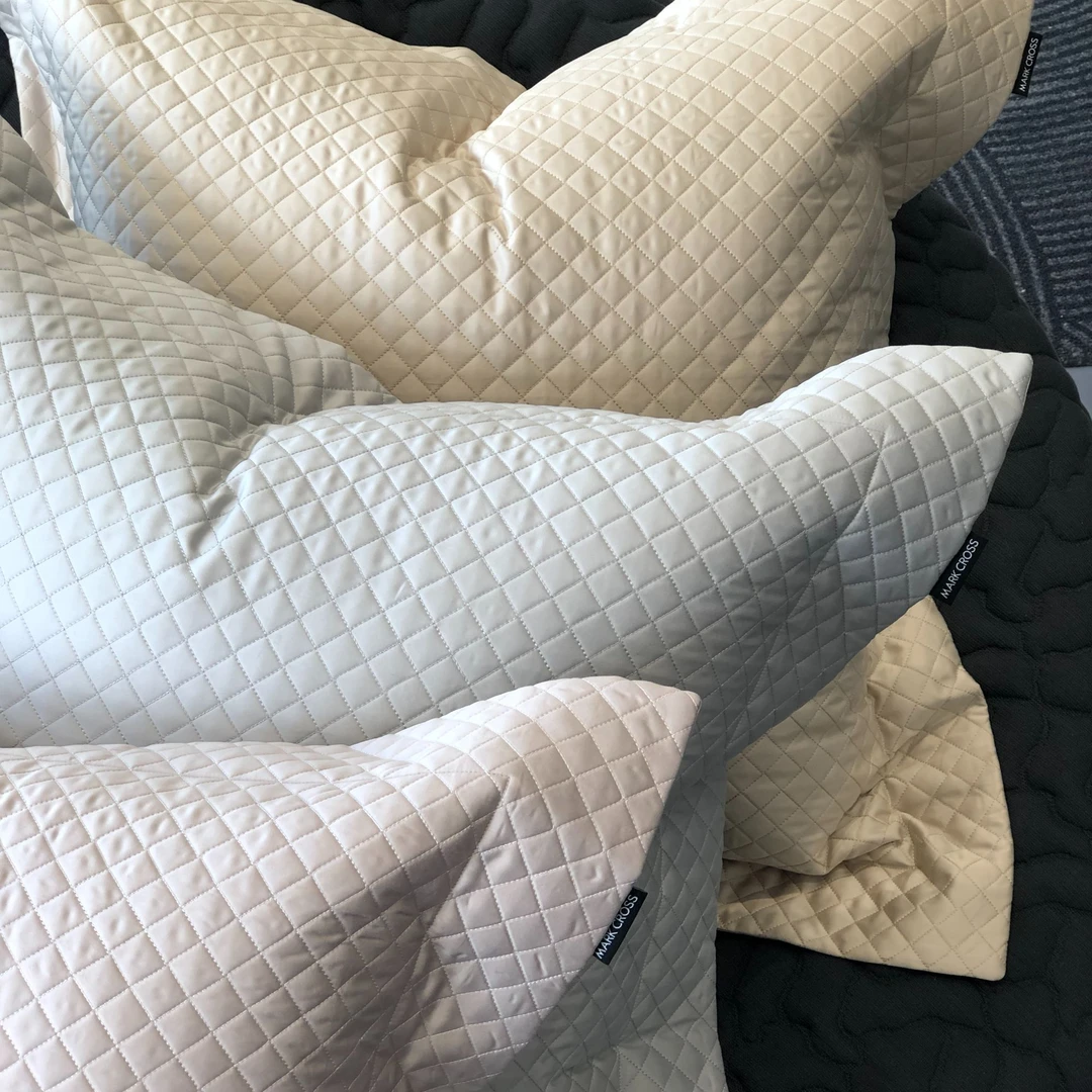 雯妈-“雾奢缎500TC”MARKCROSS新疆阿瓦提100支双股股线长绒棉抱枕