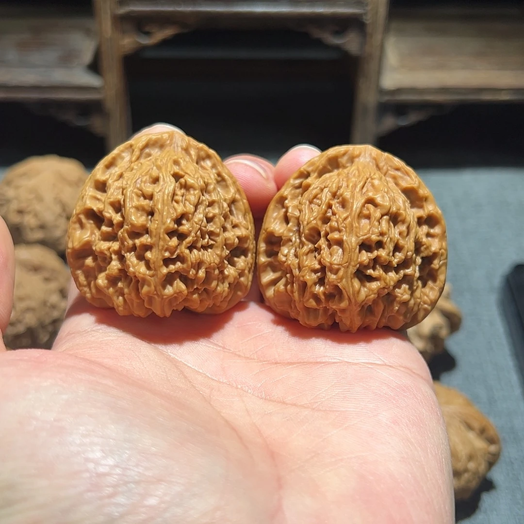 用***7文玩核桃吊坠三角南疆尺寸41加