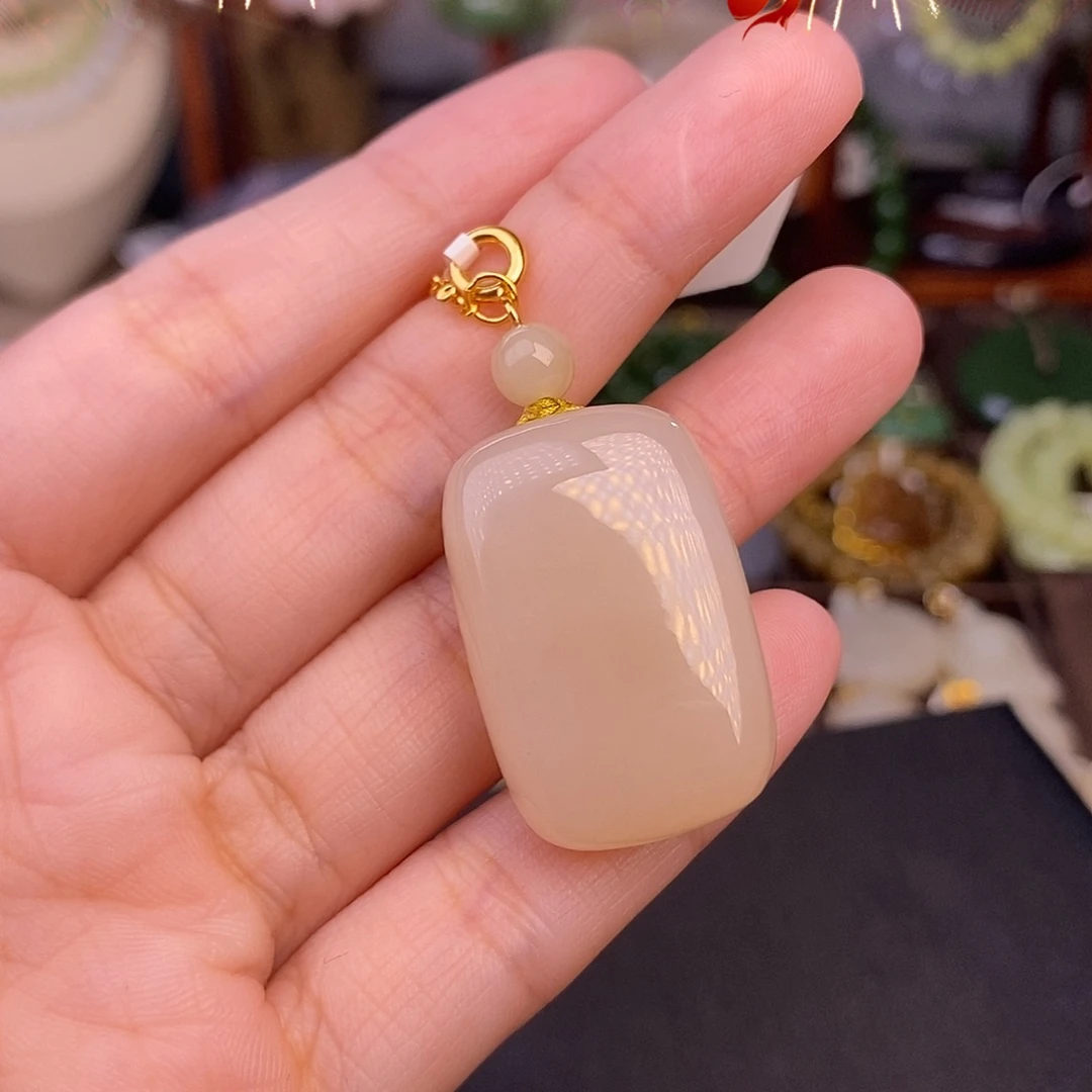 和田玉熟藕粉浓色老料清货价无事牌未镶嵌