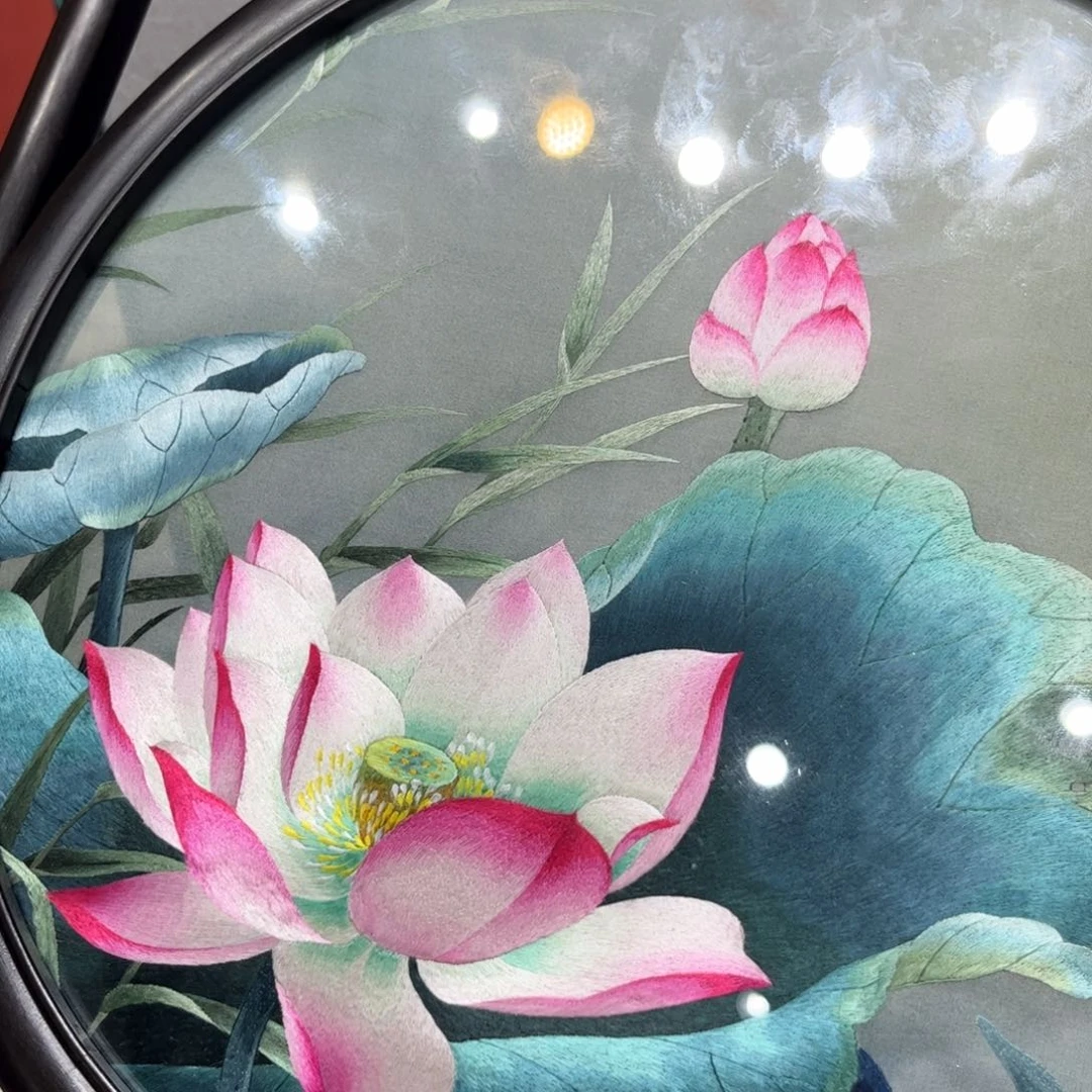 鱼***儿刺绣纯手工？纯手工？纯手工
