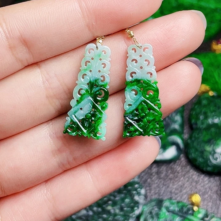 翡翠18K金镶嵌颈饰多样性