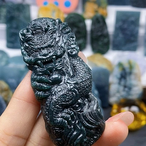 定制翡翠未镶嵌龙