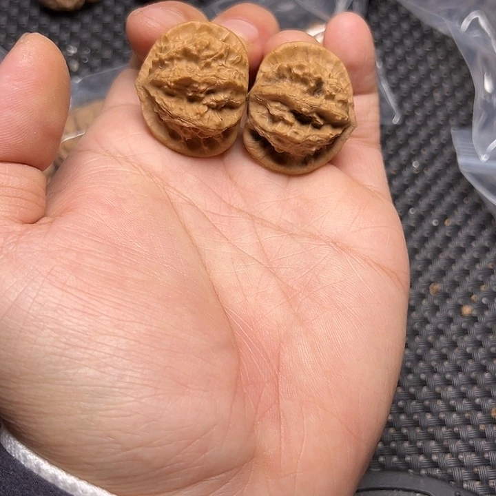 文玩核桃吊坠小蝴蝶