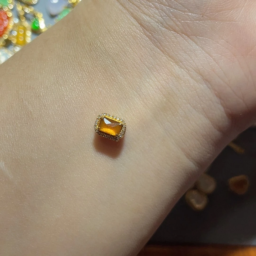 吊坠(不含链)18K金镶嵌翡翠?****y