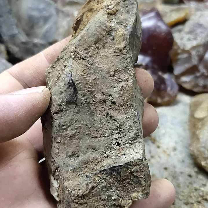 玛瑙/玉髓原石未镶嵌万*