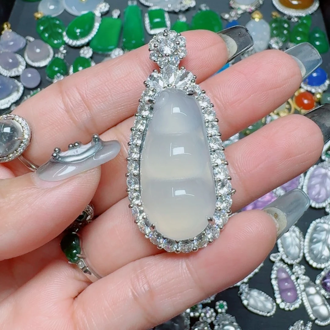 吊坠(不含链)未镶嵌翡翠