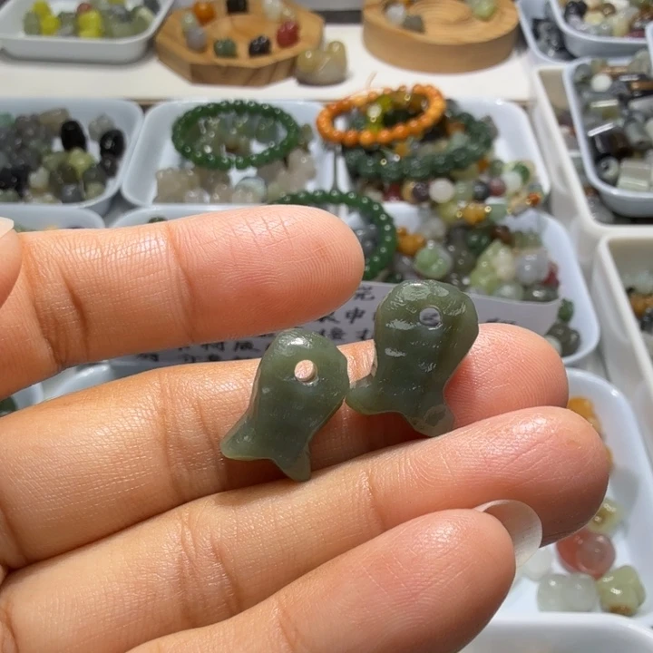 和田玉未镶嵌珠宝奇石
