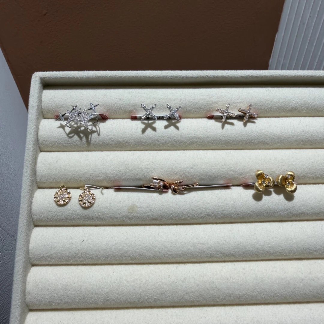 【一菲臻选】钻石耳饰-18K-Q05|BZS4