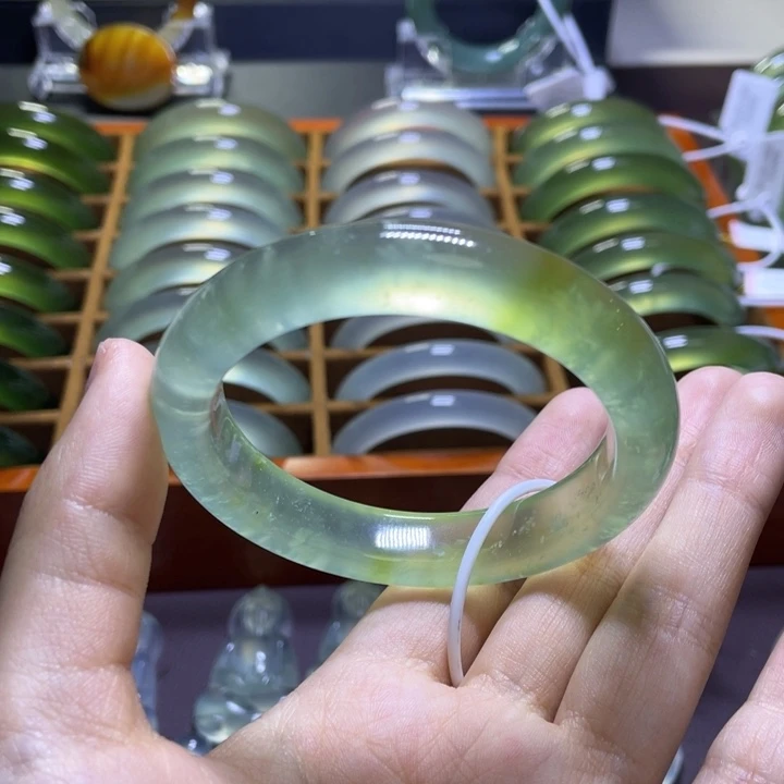 蛇纹石玉手镯未镶嵌56