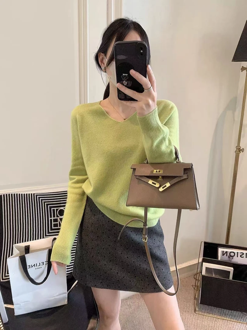 5009大码女装V领纯色毛衣百搭宽松休闲打底内搭上衣