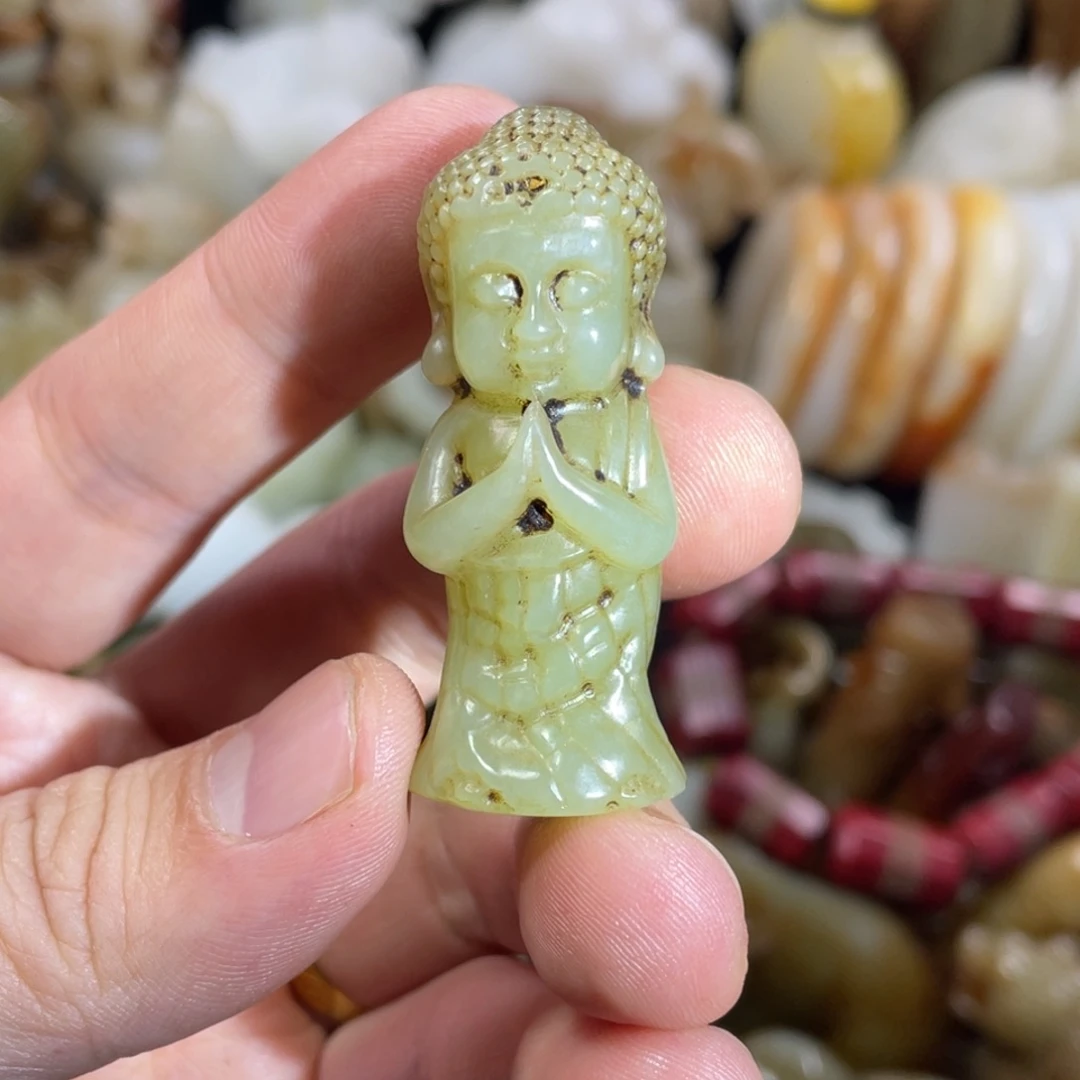 和田玉未镶嵌把件