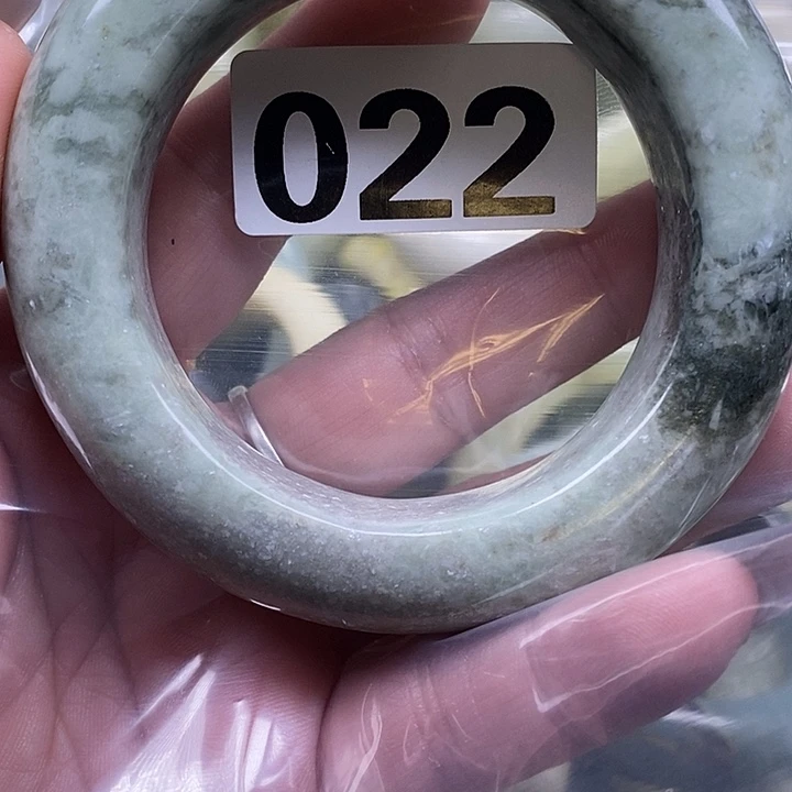 虾****蛇纹石玉未镶嵌手镯
