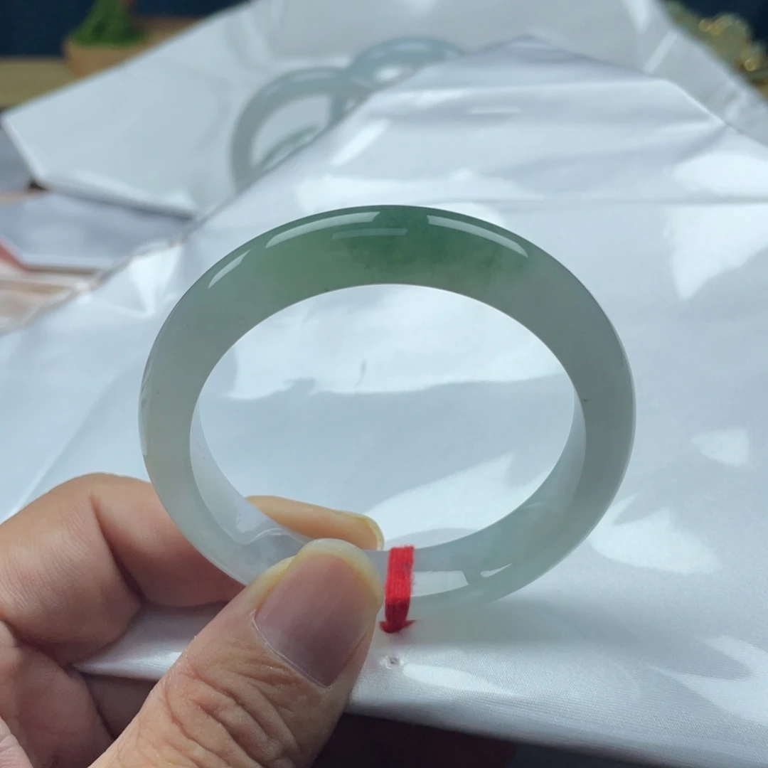 翡翠手镯未镶嵌55.1糯冰飘花