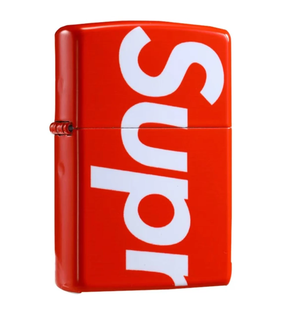 红色Supr时尚防风打火机