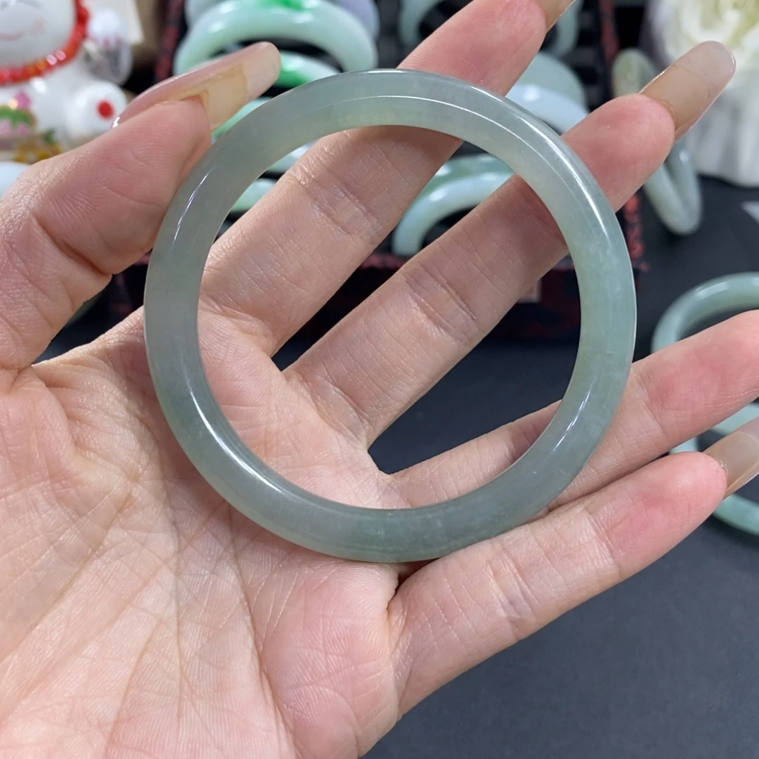 朝***g未镶嵌手镯翡翠天然翡翠手镯