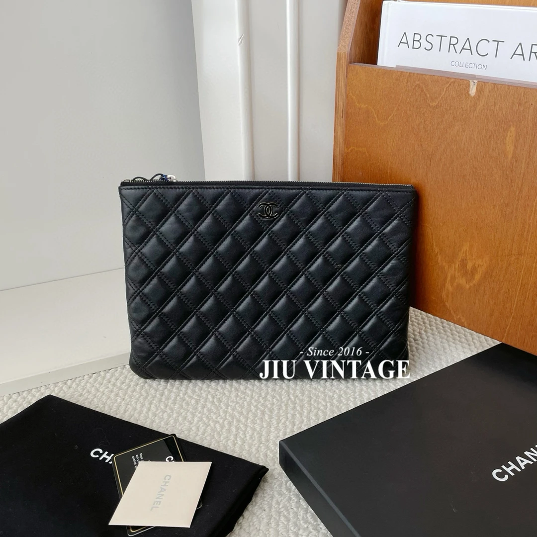 99新 Chanel/香奈儿 黑色羊皮手拿包盒子20开  BJM20-0285