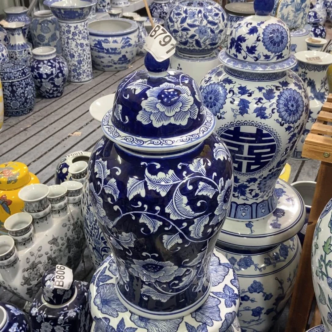 摆件花瓶手绘釉下彩