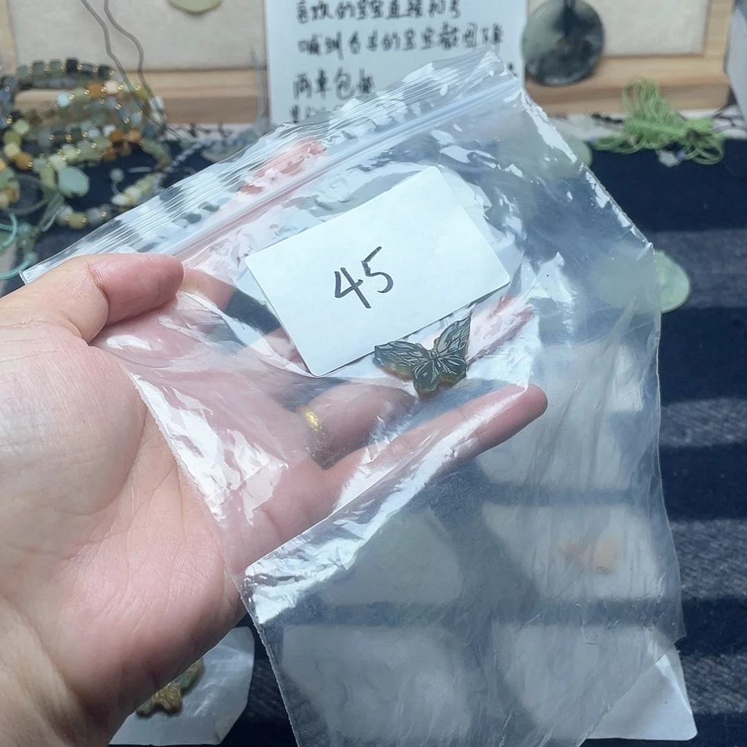 蛇纹石玉颈饰未镶嵌若***曦