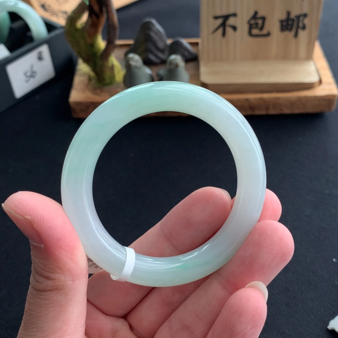 翡翠未镶嵌手镯圈口5051