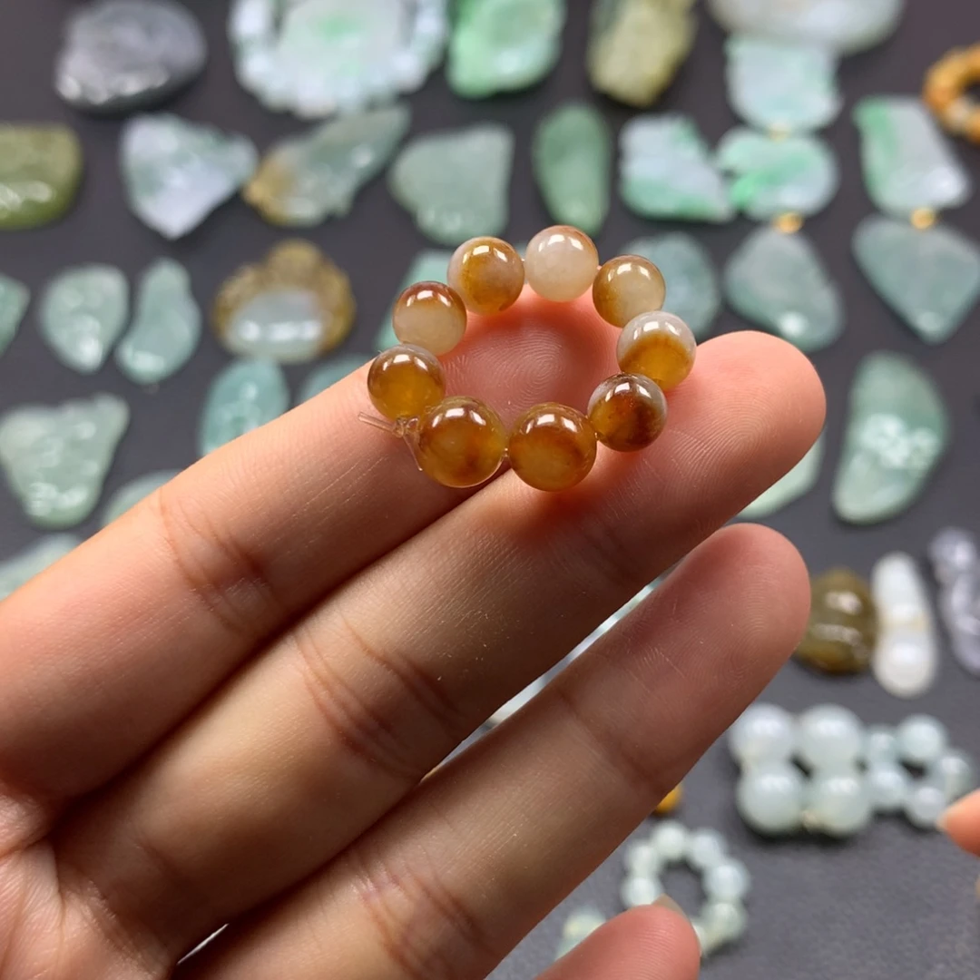 翡翠未镶嵌颈饰珠子