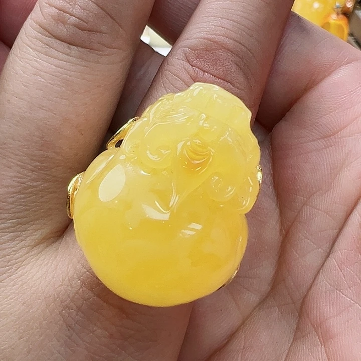 琥珀未镶嵌珠宝奇石