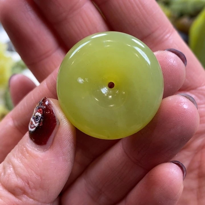 蛇纹石玉珠宝奇石未镶嵌