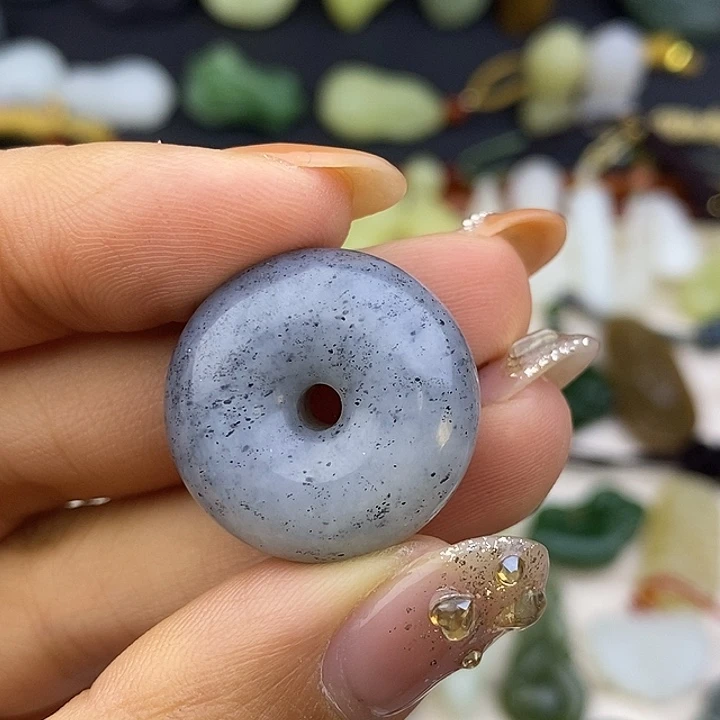 和田玉未镶嵌颈饰福利