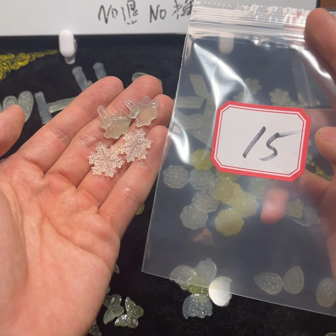 A***总蛇纹石玉合金颈饰