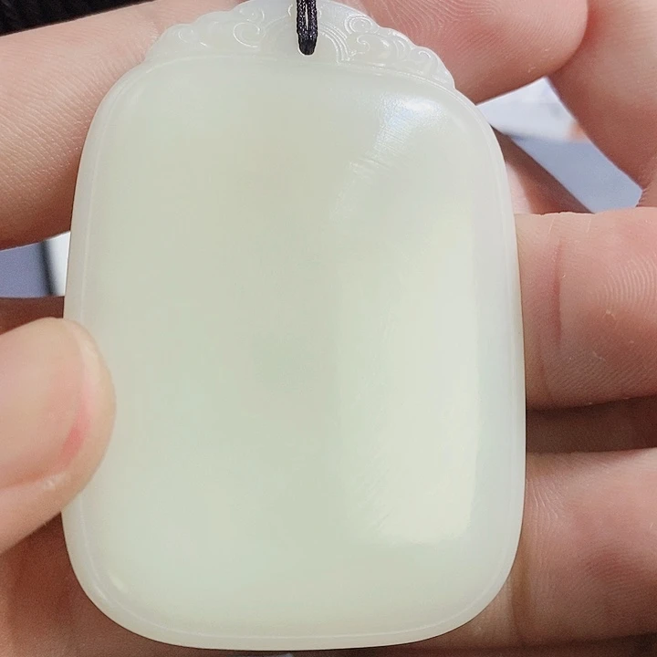 和田玉未镶嵌挂件黑山料无事牌有包容