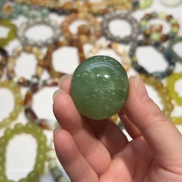 蛇纹石玉未镶嵌吊坠