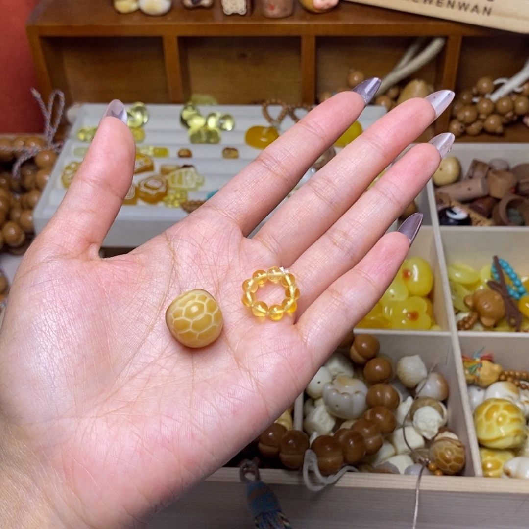 L***g猴头核桃吊坠蜜卡小富甲