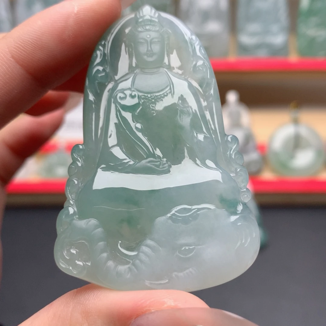 翡翠未镶嵌颈饰普贤菩萨