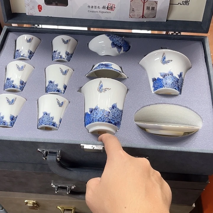 孤品茶具套装等。