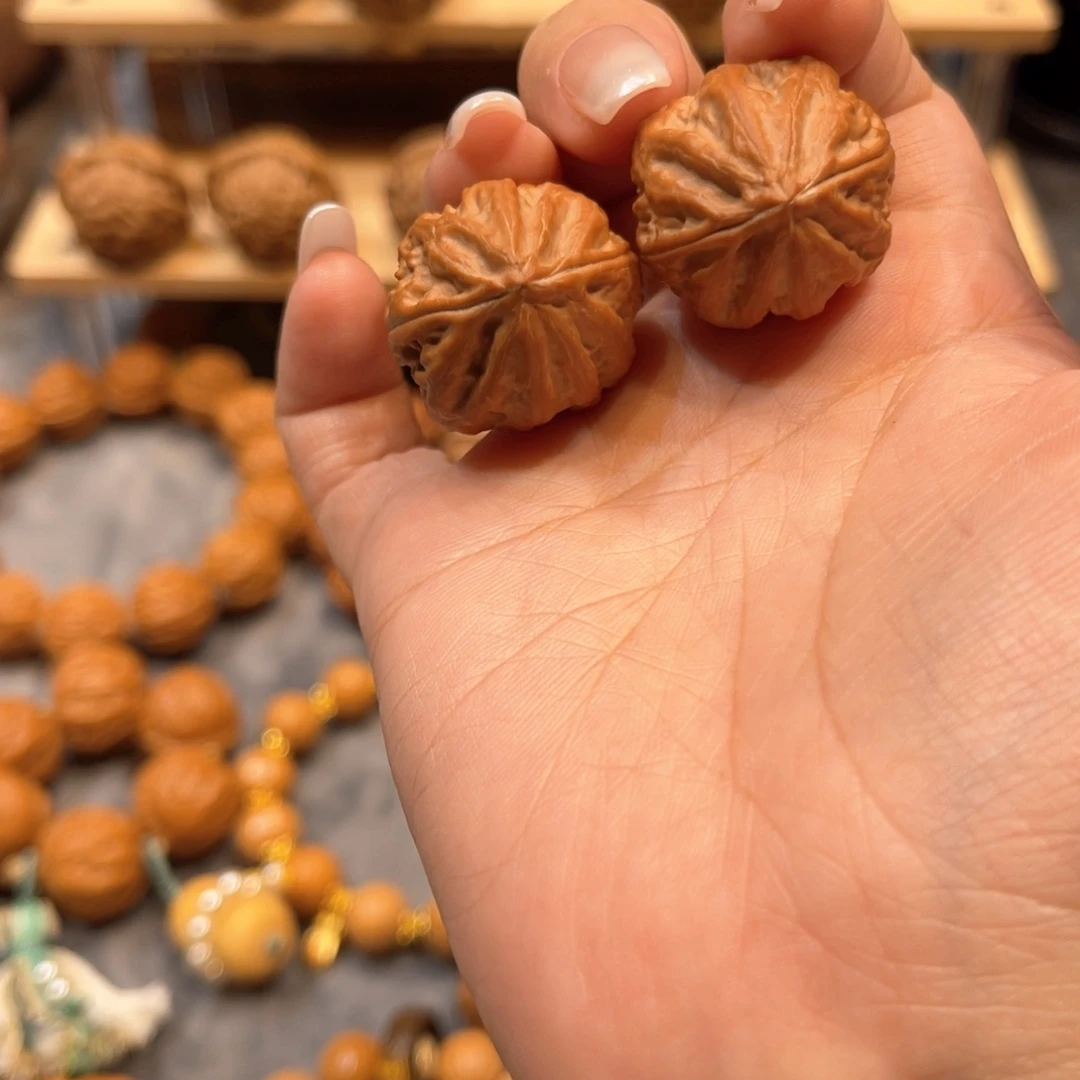 文玩核桃把件莲花佛手