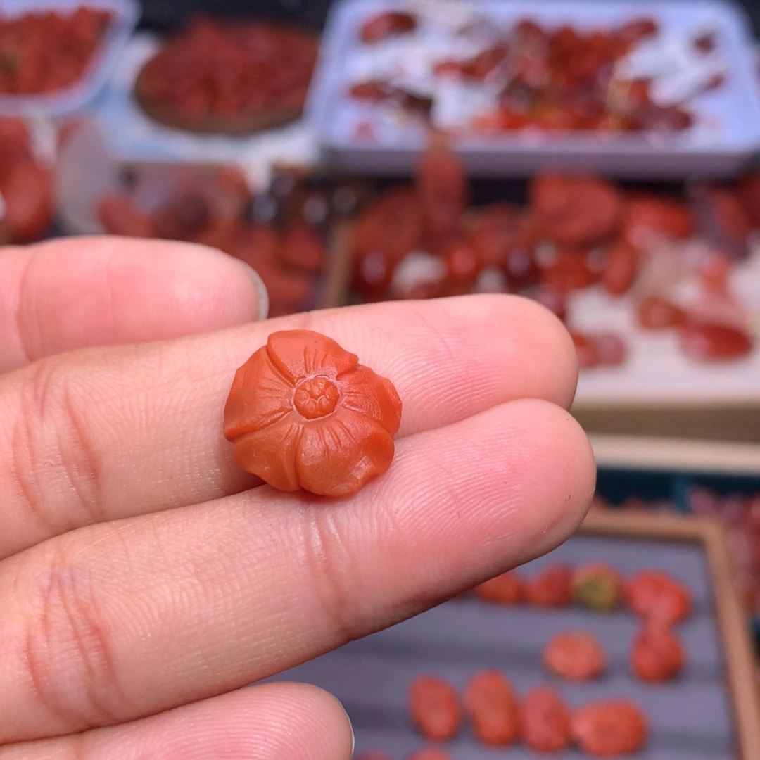 木***…南红玛瑙未镶嵌珠宝半成品花卡2