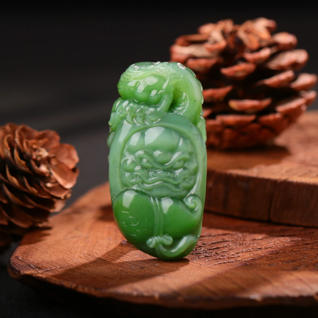 【泓贝珠宝-N278】和田玉老料碧玉猫眼龙行天下吊坠