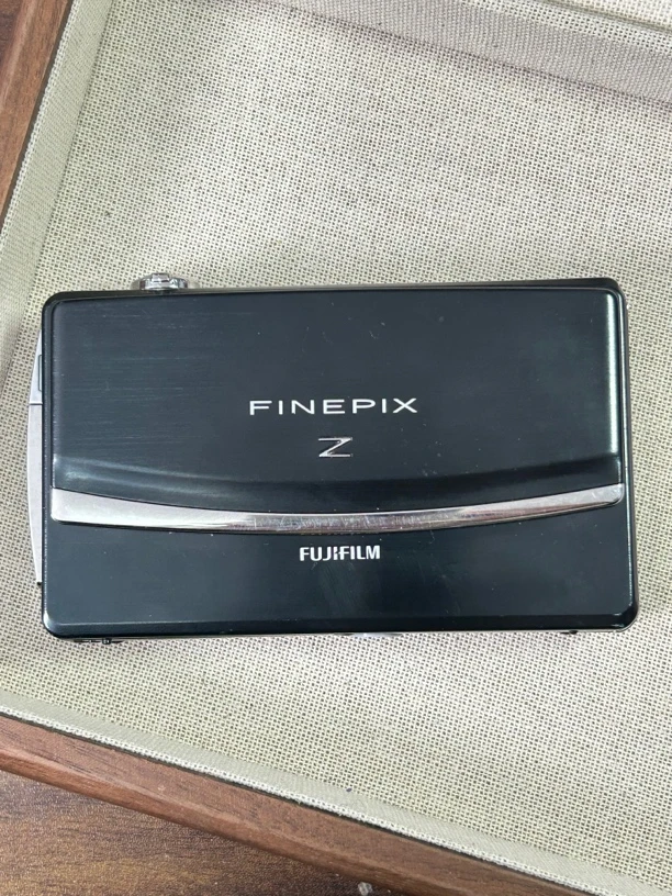 9新 Fujifilm/富士 z91 黑色 成色如图 滑盖ccd数码相机