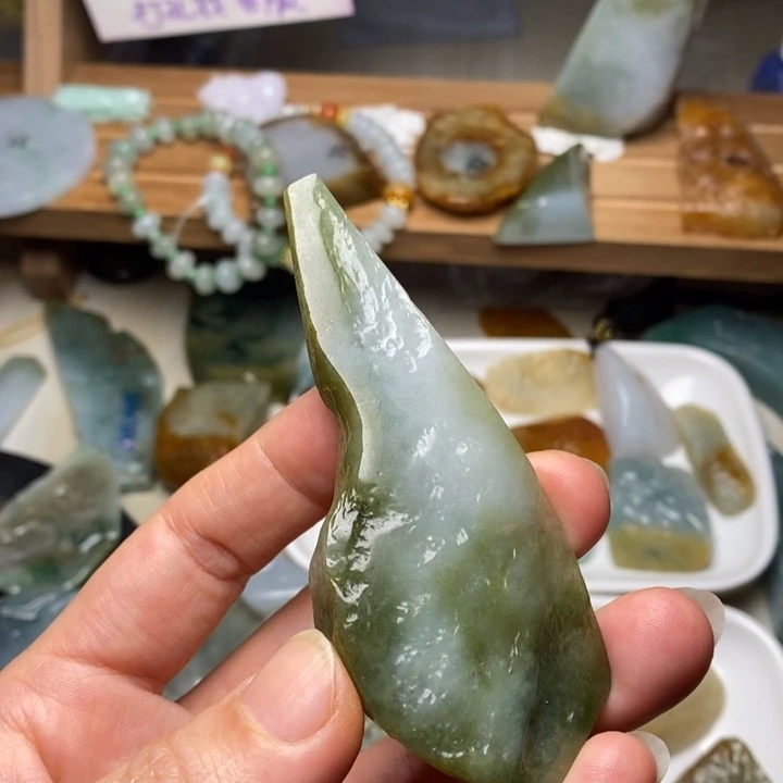 翡翠未镶嵌颈饰天然