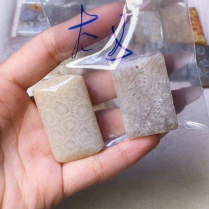 硅化玉颈饰合金太****?