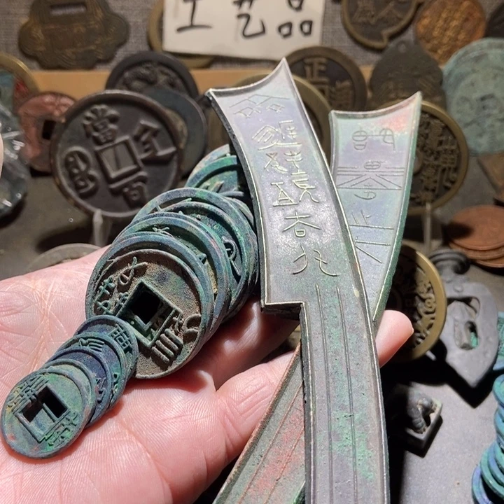 灼***华铜现代工艺品仿制品