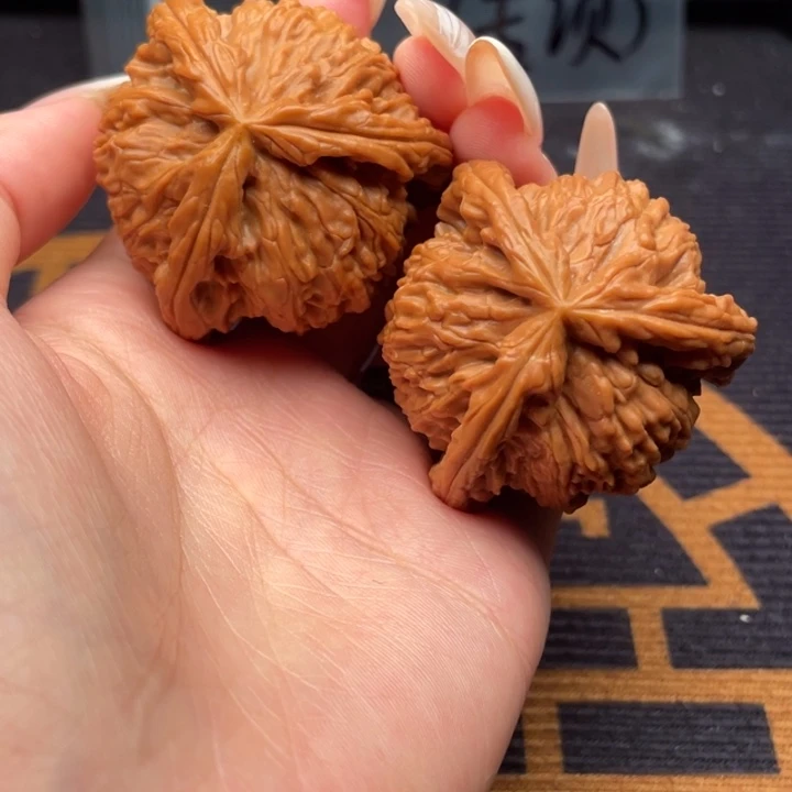 燕***粥吊坠文玩核桃白狮子