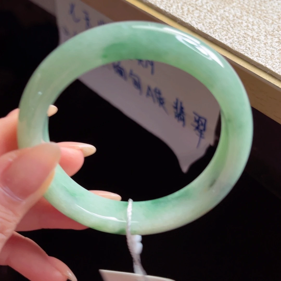 翡翠未镶嵌手镯手镯