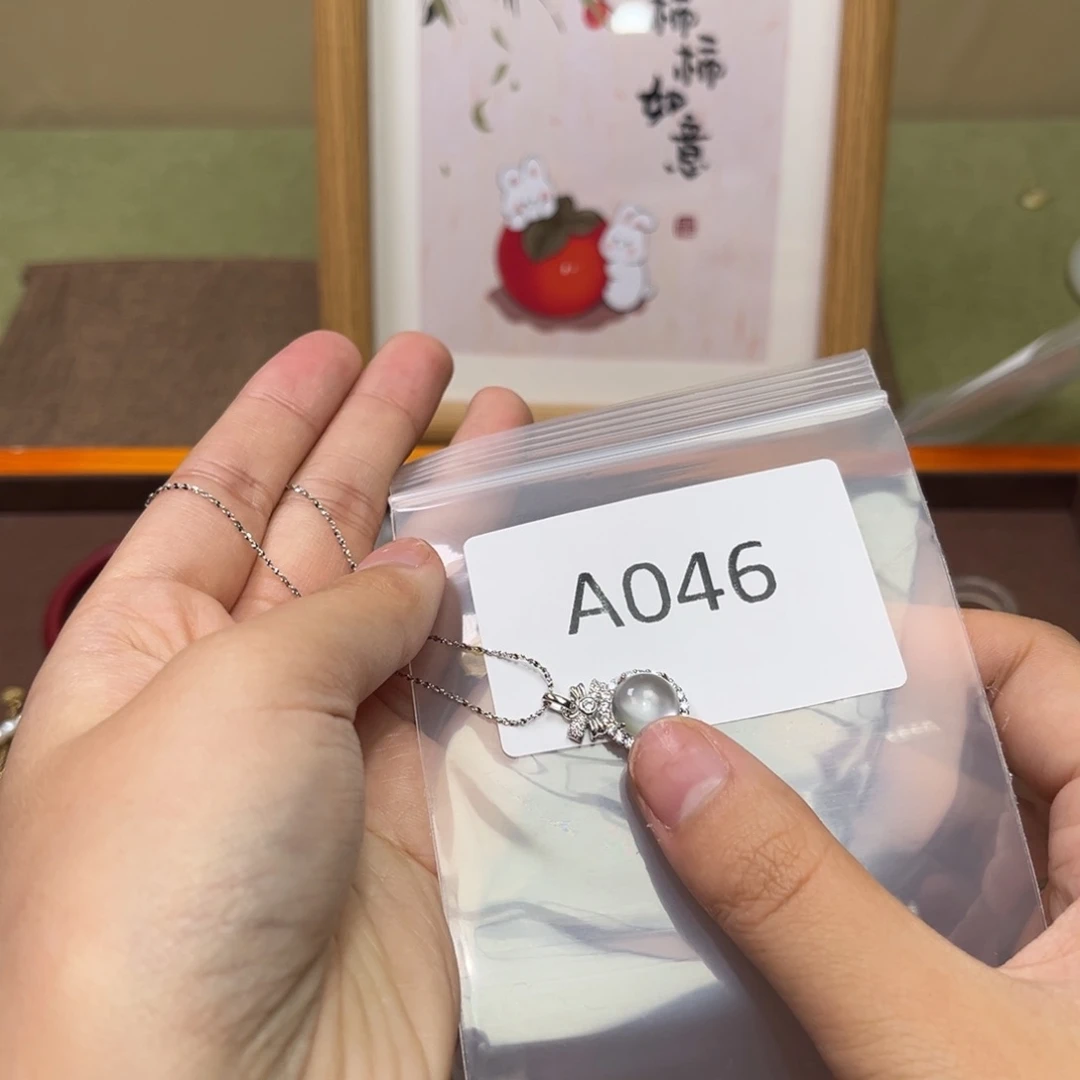 石英质玉颈饰银S925镶嵌是**喵