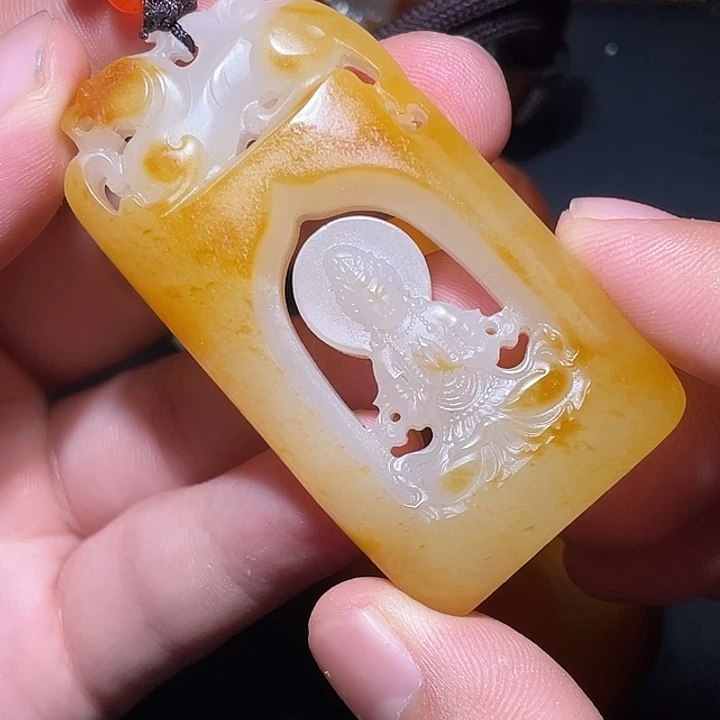 林***总颈饰未镶嵌和田玉CC