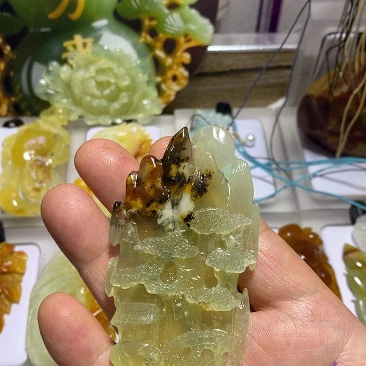 蛇纹石玉未镶嵌颈饰