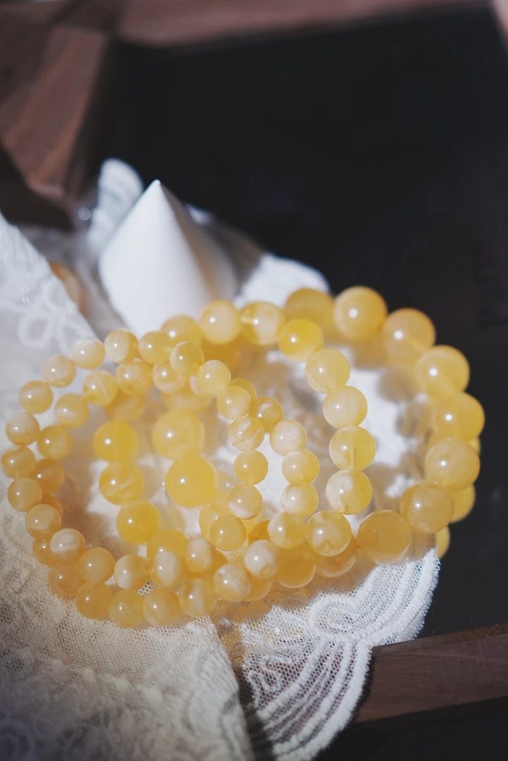 52928天然白花蜜蜜蜡保真俄料圆珠多样性发一时尚