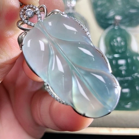 【闪购商品】颈饰银S925镶嵌翡翠